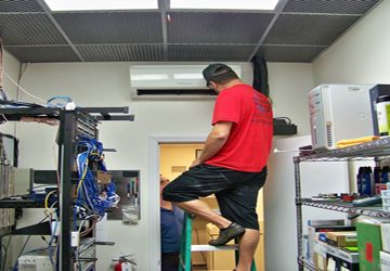 picture of a technician working Sanford FL